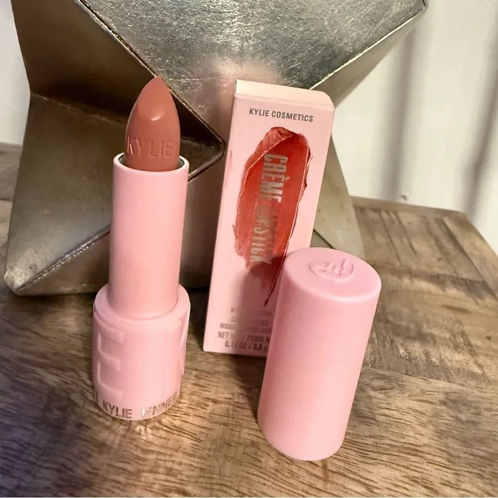 Kylie Cosmetics Crème Lipstick – Shade 613 “If Looks Could Kill” Nude Brown